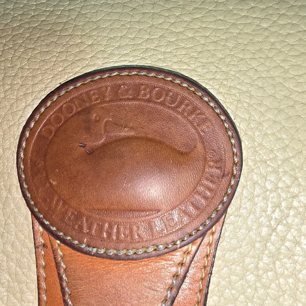 VINTAGE DOONEY BOURKE ALL WEATHER LEATHER ESSEX CROSSBODY BAG - Picture 2 of 8